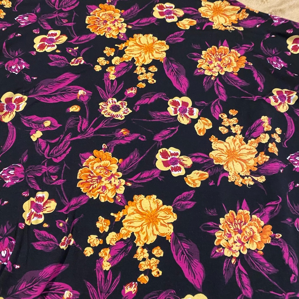Women’s LuLaRoe top size 2x - Picture 8 of 9